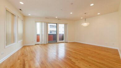 1449 W Fullerton Ave in Chicago, IL - Building Photo - Building Photo