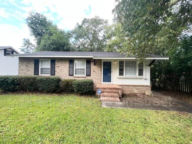 106 Rosemary Ln