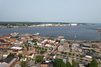 Riverbank Luxury Apartments in New London, CT - Foto de edificio - Building Photo