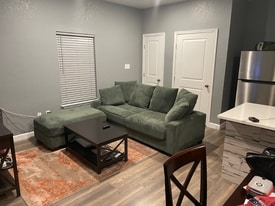 206 Roberts St in San Antonio, TX - Building Photo