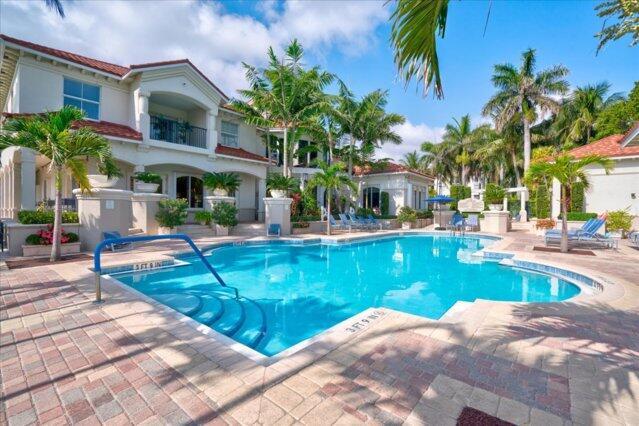 2221 Tuscany Way in Boynton Beach, FL - Building Photo