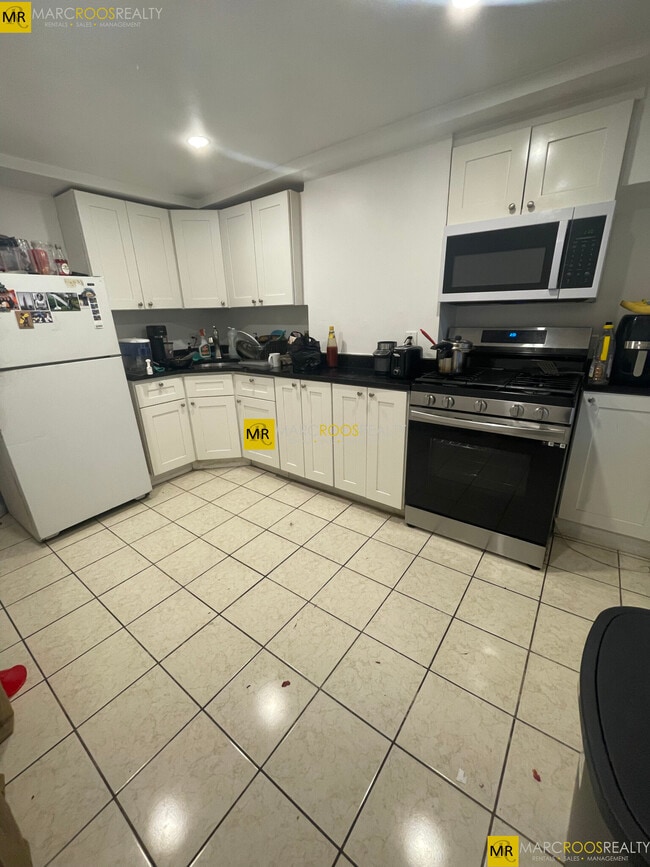 848 Huntington Ave, Unit 3