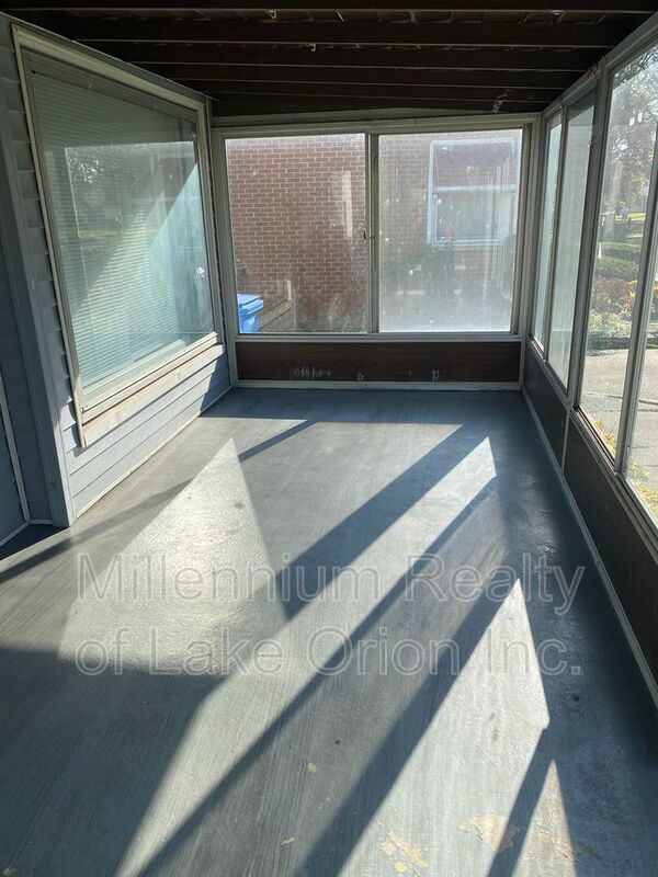 4673 Academy St in Dearborn Heights, MI - Building Photo - Building Photo