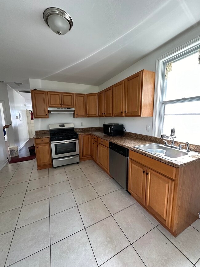 65 Clifton Pl in Jersey City, NJ - Building Photo - Building Photo