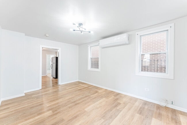 3807 S Albany Ave in Chicago, IL - Building Photo - Building Photo