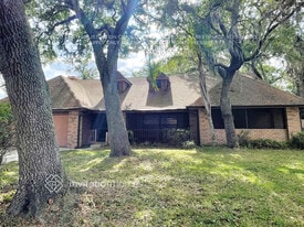 3903 Applegate Cir in Brandon, FL - Building Photo