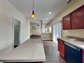 5659 W Woodview Trl in McCordsville, IN - Foto de edificio - Building Photo