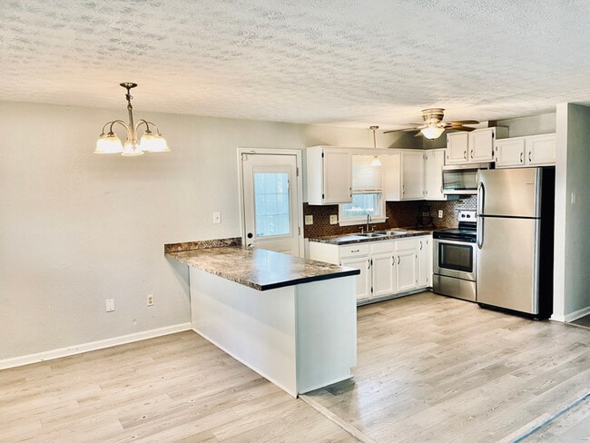 1006 New St in Hampton, VA - Foto de edificio - Building Photo