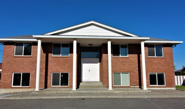 3 S Edison St in Kennewick, WA - Building Photo - Building Photo