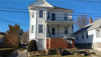 75 Naples Ave in Providence, RI - Building Photo