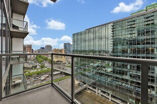 1212 Laurel St, Unit 1310 in Nashville, TN - Building Photo