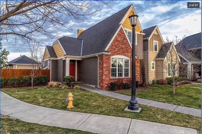 property at 1096 SE Garrison Village Way