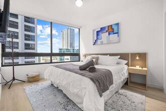 225 N Miami Ave in Miami, FL - Building Photo - Building Photo