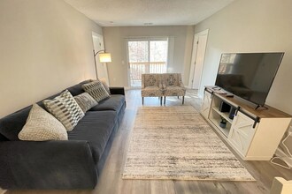 303 Smith Level Rd, Unit D24 in Chapel Hill, NC - Building Photo - Building Photo