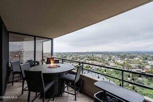 4316 Marina City Dr in Marina Del Rey, CA - Building Photo