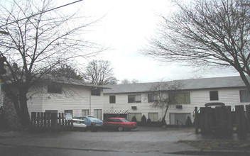 Buckman Court Apartments in Portland, OR - Building Photo - Building Photo