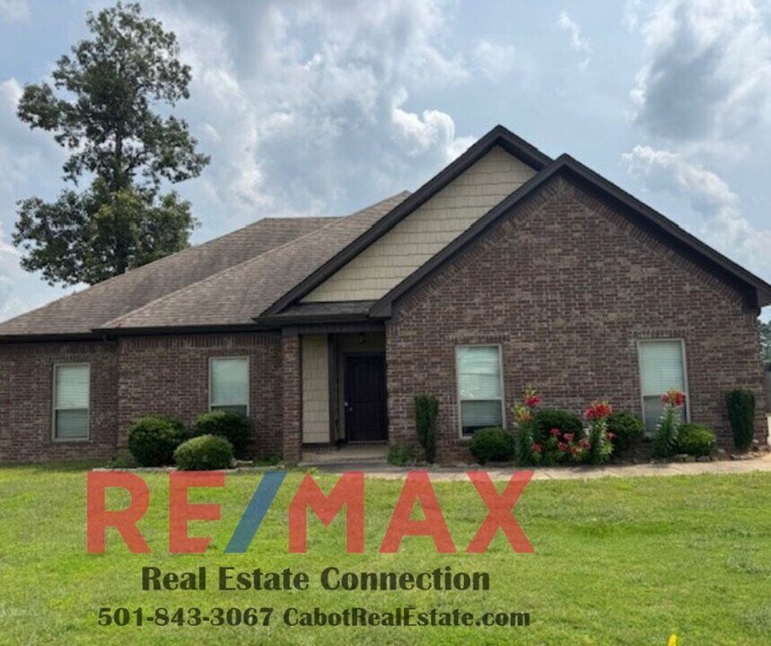 83 Hudson Branch Dr in Austin, AR - Building Photo