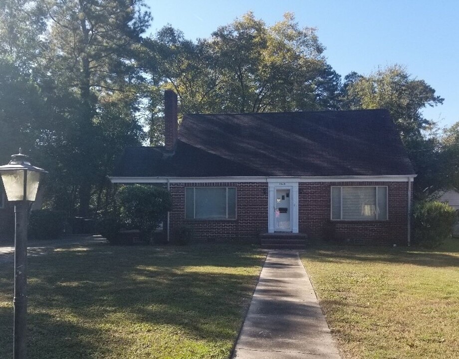 1508 E Holly St in Goldsboro, NC - Foto de edificio