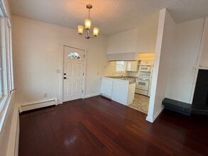 5120 Hatcher Cir in Anchorage, AK - Building Photo - Building Photo