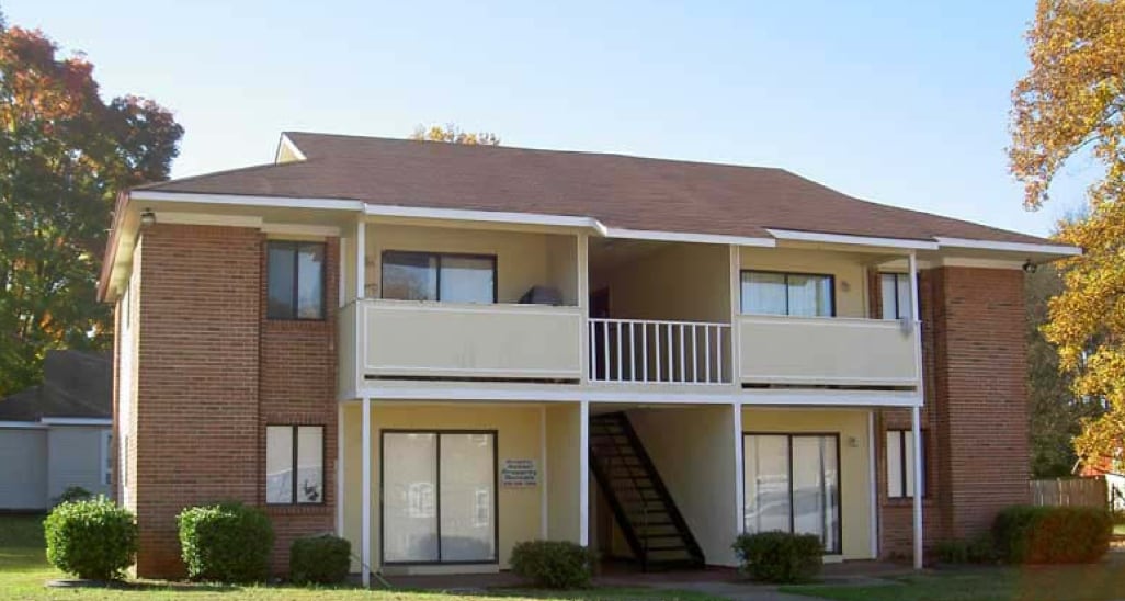 Lighthouse Court Apartments in Huntsville, AL - Building Photo