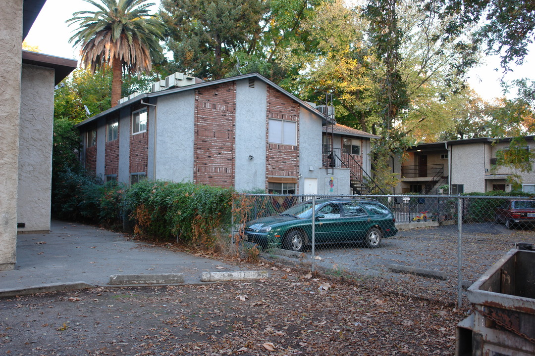 320 Ash Pky in Chico, CA - Building Photo