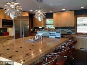 1952 Oak Knoll Dr in White Bear Lake, MN - Building Photo - Building Photo