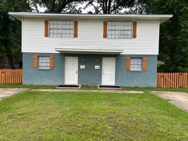 property at 1726 Robins St