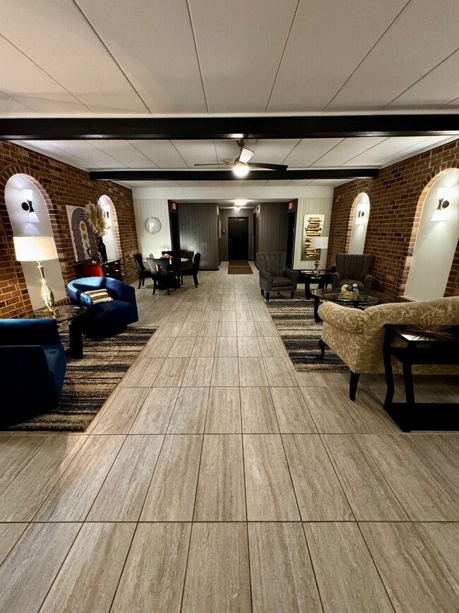 603 S River Rd, Unit 3J in Des Plaines, IL - Building Photo - Building Photo