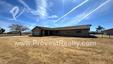 17771 Darwin St in Hesperia, CA - Building Photo - Building Photo