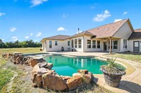 262 Pecan Valley Ct in Sherman, TX - Foto de edificio - Building Photo