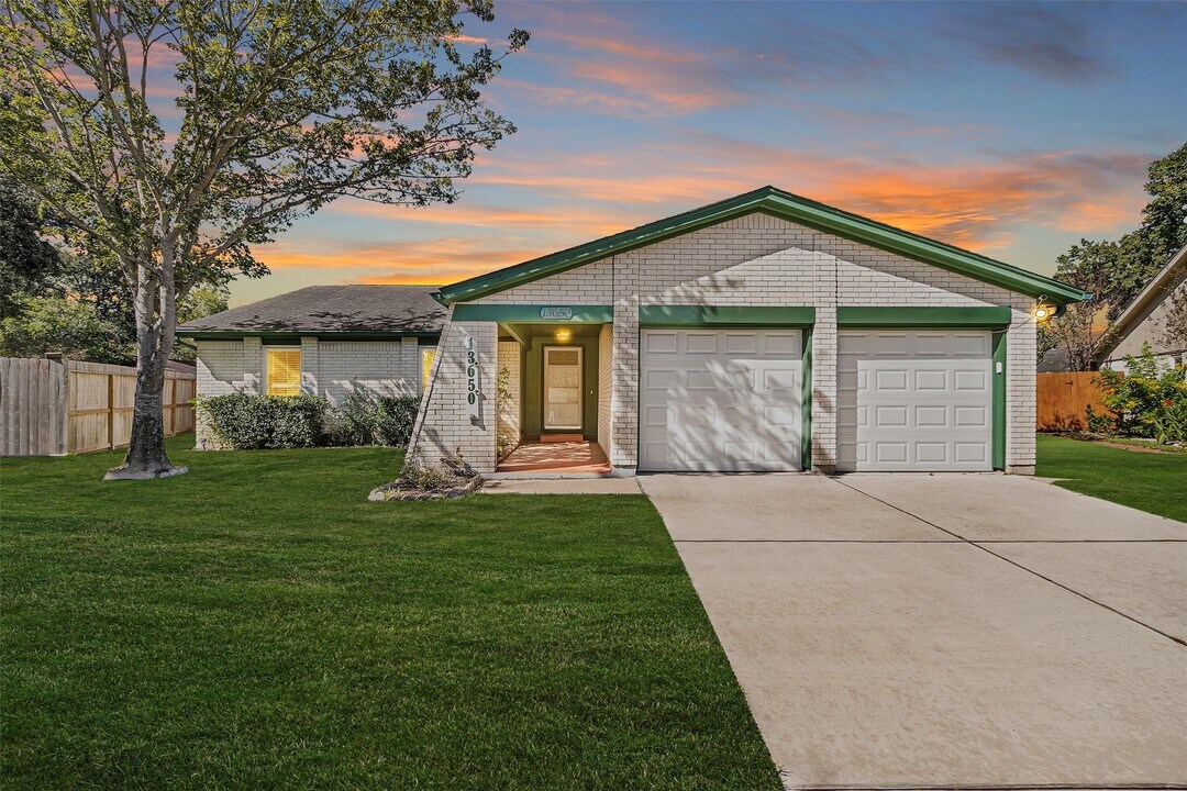 13650 Cherrydown St in Sugar Land, TX - Building Photo
