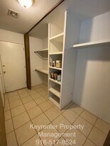 8722 E 30th St in Tulsa, OK - Building Photo