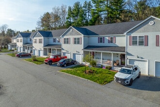 Ava Estates in Billerica, MA - Foto de edificio - Building Photo