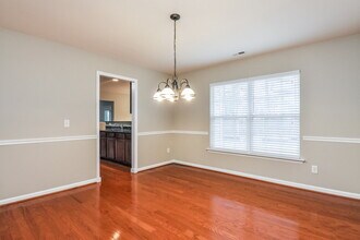 504 Pyracantha Dr in Holly Springs, NC - Building Photo - Building Photo