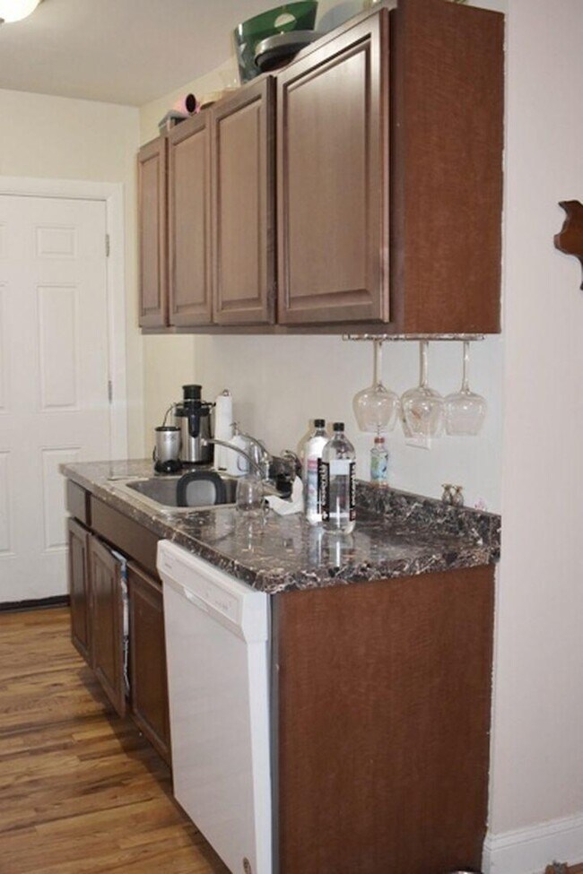 837.5 W Cornelia Ave in Chicago, IL - Building Photo - Building Photo