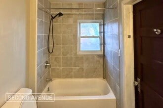 154 W Lebanon St in Nashville, IL - Building Photo - Building Photo