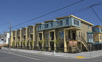 2014 Market St in Oakland, CA - Foto de edificio - Building Photo