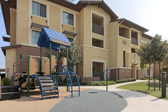 Ivy at College Park in Chino, CA - Building Photo - Building Photo