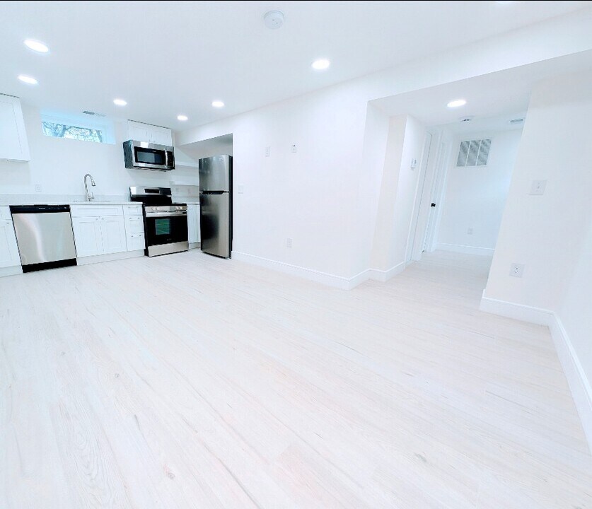 2349 R St SE in Washington, DC - Building Photo