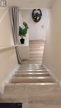141 Surbray Grove in Mississauga, ON - Building Photo - Building Photo