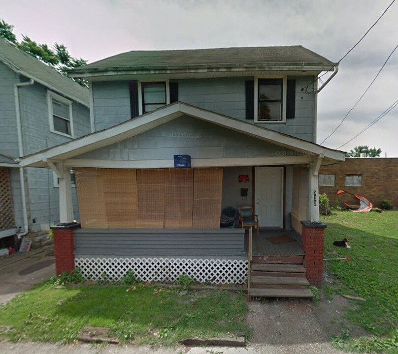 512 Troy Pl NW in Canton, OH - Foto de edificio