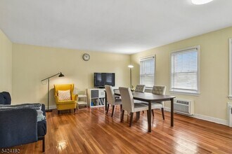 176 Millburn Ave in Millburn, NJ - Foto de edificio - Building Photo