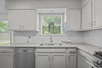 406 Oakcrest Dr in Cedar Park, TX - Building Photo - Building Photo