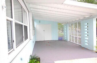 5501 Spruce Ave in West Palm Beach, FL - Building Photo - Building Photo