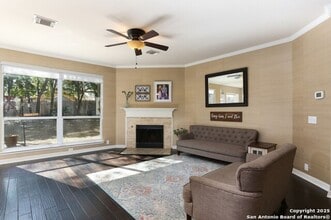 1310 Charlisas Way in San Antonio, TX - Building Photo - Building Photo