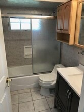 52 April Ln in Hicksville, NY - Building Photo - Building Photo