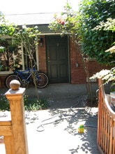 7327 38th Ave NE, Unit 4 in Seattle, WA - Building Photo - Building Photo