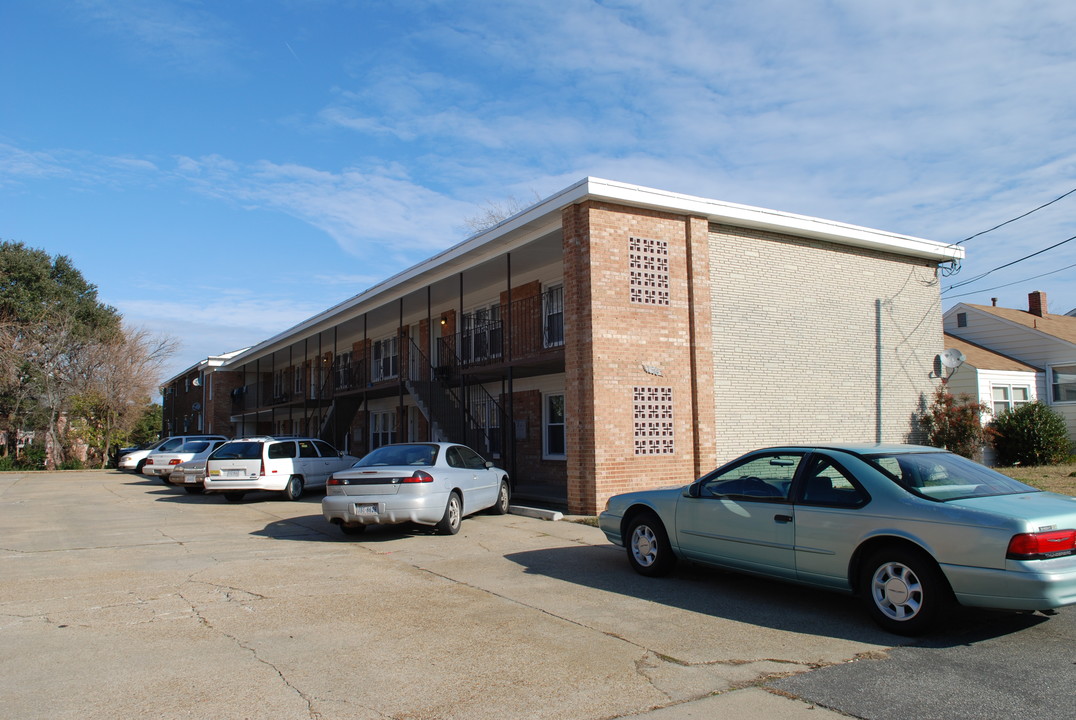 1314-1318 Little Bay Ave in Norfolk, VA - Building Photo