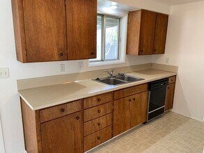 1179 N Park Ave in Eugene, OR - Foto de edificio - Building Photo