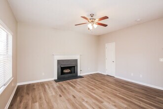 2457 Briar Knoll Rd in Lithonia, GA - Building Photo - Building Photo